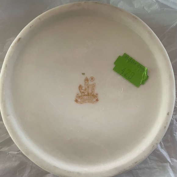 Beleek Irish China lidded butter dish, 7th mark - Picture 5 of 5